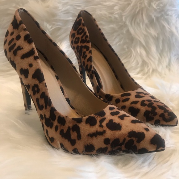 Shoes - NEW Animal print pumps